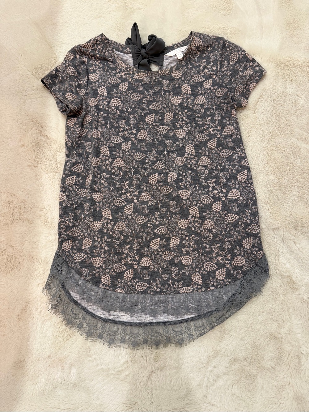 Lauren Conrad Floral Lace Hem Short Sleeve Top - Gray Pink